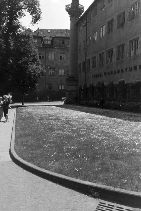 Impression encadrée : Stuttgart. Au cours d'un promenade à travers les rues de Saint-Guiwen Impression encadrée : Stuttgart. Au cours d'un promenade à travers les rues de Saint-Guiwen