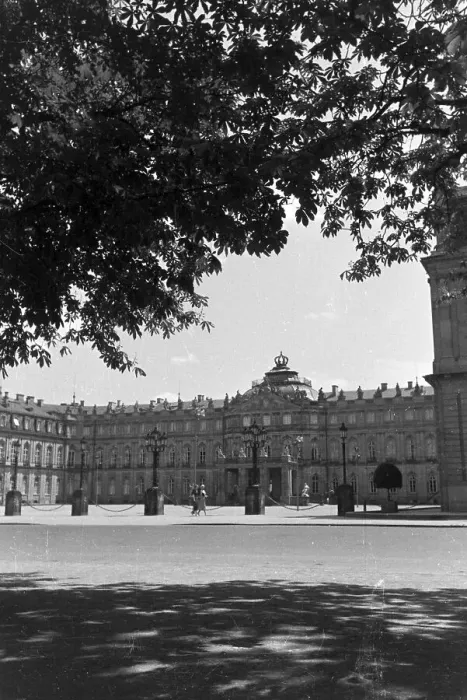 Stampa con cornice : Stuttgart. Il cortile onorifico del Nuovo Castello di Stoccarda Stampa con cornice : Stuttgart. Il cortile onorifico del Nuovo Castello di Stoccarda