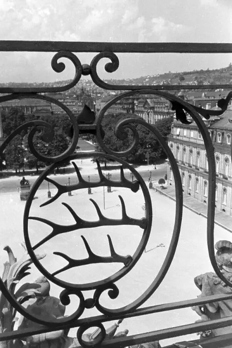 Impresión enmarcada : Stuttgart. Blink a la sala principal del Nuevo Palacio en Estuttgart