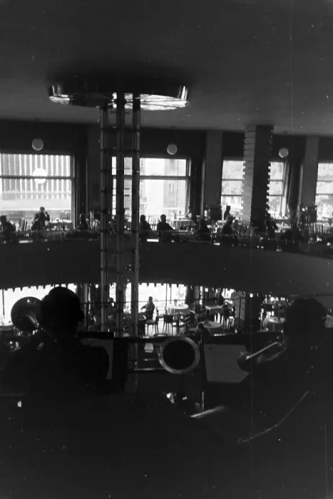 Stampa con cornice : Stuttgart. Una musica gruppo fornisce l'intrattenimento musicale di un Stampa con cornice : Stuttgart. Una musica gruppo fornisce l'intrattenimento musicale di un
