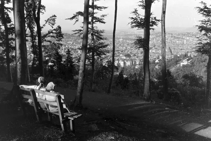 Impression encadrée : Stuttgart. Pionniers savourent le regard sur Saint-Gervais-les-Bains en Impression encadrée : Stuttgart. Pionniers savourent le regard sur Saint-Gervais-les-Bains en