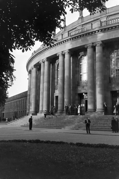 Impression encadrée : Stuttgart. L'opéra de l'hôtel d'Opéra du Théâtre national de Stuttgart