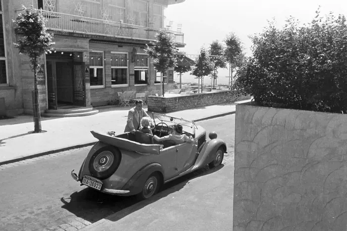 Stampa con cornice : Stuttgart. Un viaggio alla Weissenhof Estate a Stoccarda 