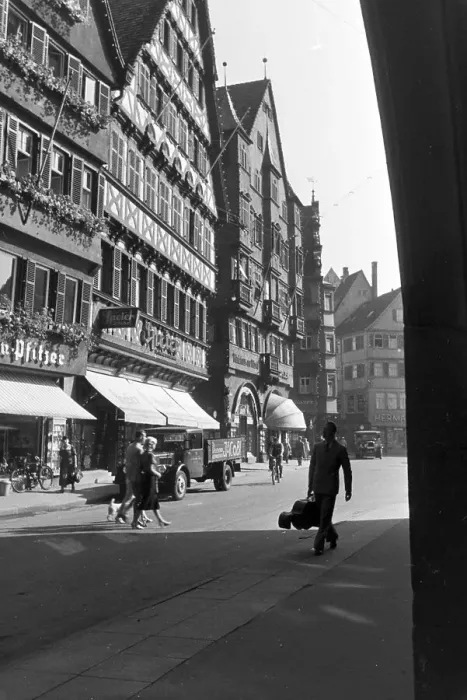 Impression encadrée : Stuttgart. Un voyage à Stuttgart en Allemagne des années 1930 Impression encadrée : Stuttgart. Un voyage à Stuttgart en Allemagne des années 1930