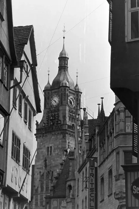 Impresión enmarcada : Stuttgart. El torre del antiguo ayuntamiento de Stutgart que fue destruido Impresión enmarcada : Stuttgart. El torre del antiguo ayuntamiento de Stutgart que fue destruido