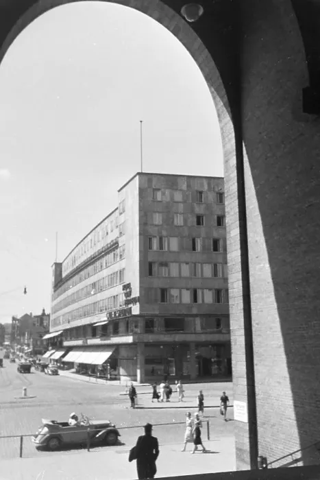 Impresión enmarcada : Stuttgart. El centro de trenes en Stuttgart al Platz Arno Kletz, Alemania décadas de 30 Impresión enmarcada : Stuttgart. El centro de trenes en Stuttgart al Platz Arno Kletz, Alemania décadas de 30
