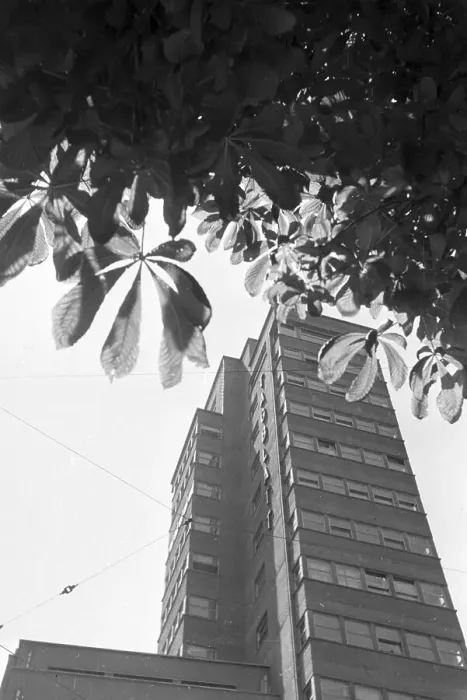 Framed Print : Stuttgart. Der Tagblatt-Turm in Stuttgart, Deutschland 1930er Jahre