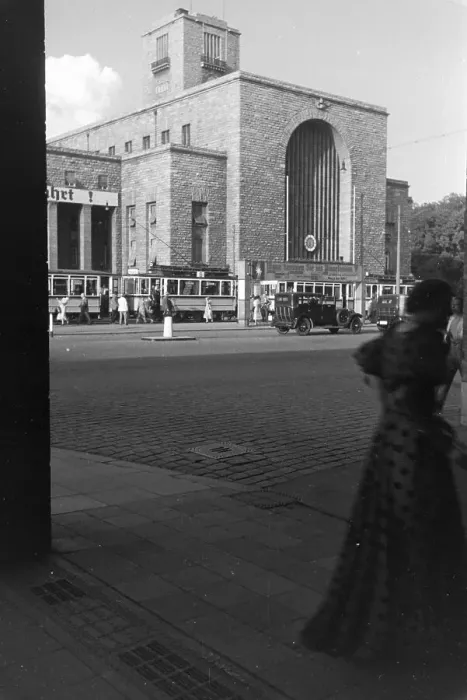 Gerahmter Druck : Stuttgart. Der Stuttgarter Hauptbahnhof in Deutschland der 1930er Jahren Gerahmter Druck : Stuttgart. Der Stuttgarter Hauptbahnhof in Deutschland der 1930er Jahren
