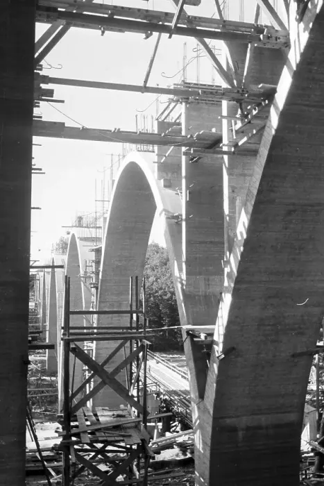 Stampa con cornice : Stuttgart. Costruzione di una nuova ponte ferroviario ad Augusta Stampa con cornice : Stuttgart. Costruzione di una nuova ponte ferroviario ad Augusta