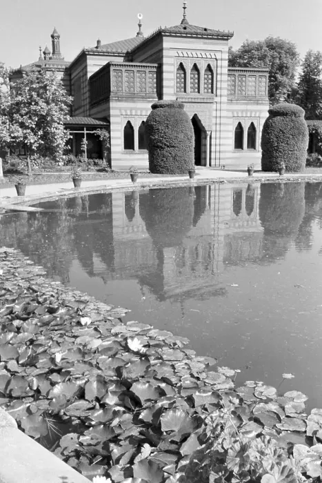 Impression encadrée : Stuttgart. Le jardin botanique de la Reine Wilhelm à Saint-Gervais-en-Bavière Impression encadrée : Stuttgart. Le jardin botanique de la Reine Wilhelm à Saint-Gervais-en-Bavière