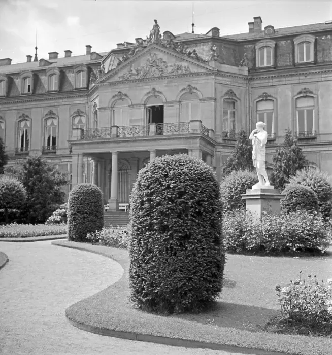 Impresión enmarcada : Stuttgart. El jardín de rosas en Stuttgart, Alemania décadas de 1930 Impresión enmarcada : Stuttgart. El jardín de rosas en Stuttgart, Alemania décadas de 1930