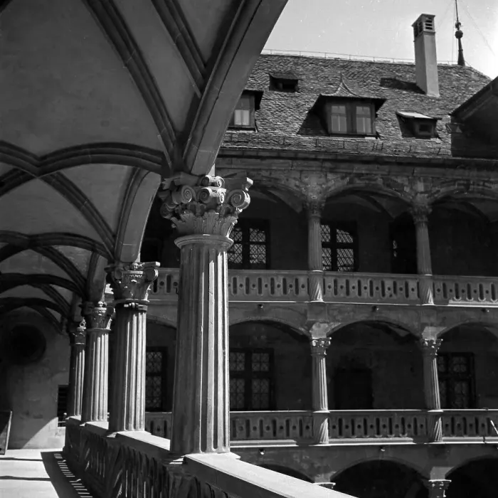 Stampa con cornice : Stuttgart. Galleria di cambiamenti nel vecchio castello a Stoccarda Stampa con cornice : Stuttgart. Galleria di cambiamenti nel vecchio castello a Stoccarda