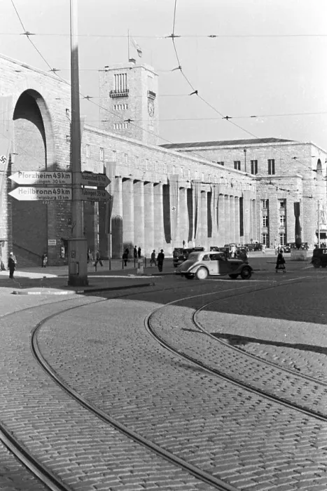 Framed Print : Stuttgart Hauptbahnhof, Deutschland 1930er Jahre. Stuttgart main station, Germany 1930s Framed Print : Stuttgart Hauptbahnhof, Deutschland 1930er Jahre. Stuttgart main station, Germany 1930s