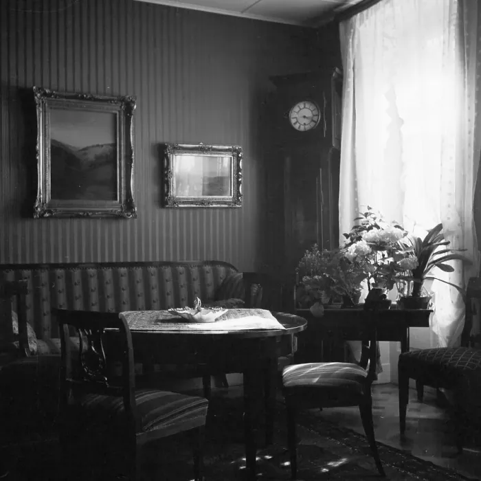 Impression encadrée : Triberg. Intérieur d'un hôtel à Triberg dans le massif du bord de mer noir Impression encadrée : Triberg. Intérieur d'un hôtel à Triberg dans le massif du bord de mer noir