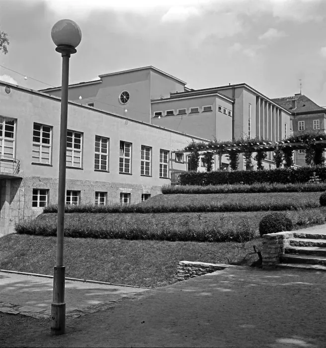 Framed Print : Weimar. Die alte Weimarhalle in Weimar, Deutschland 1930er Jahre