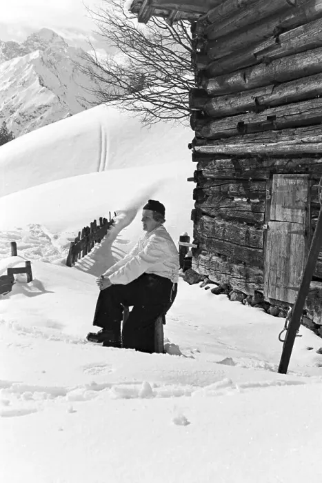 Stampa con cornice : Winterlascia con una pattinatrice di sci, Germania anni '30 Stampa con cornice : Winterlascia con una pattinatrice di sci, Germania anni '30