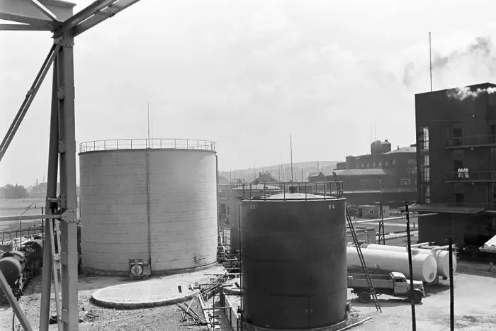 Impresión enmarcada : Witten. Una fábrica en Witten, Alemania décadas de 1930 Impresión enmarcada : Witten. Una fábrica en Witten, Alemania décadas de 1930