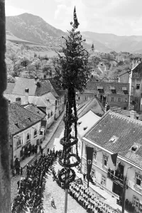 Array Prints: 1. Mai in -sterreich