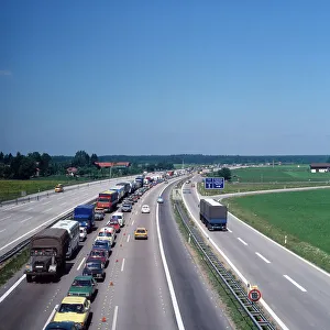 Autobahn, Autobus, Zug