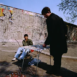 Kinderwagen Prints: Berlin 1990