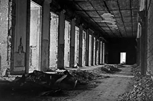 Rimane della Cancelleria del Reich Nuovo in Vossstrasse a Berlino, Germania 1949.