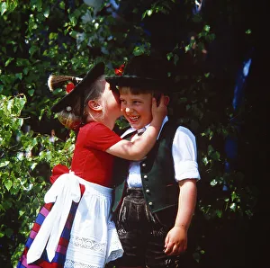 BRD, Oberbayern, kleines Trachtenpärchen vom Walchensee