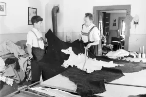 Le lederhose, la tradizione del Tölzer