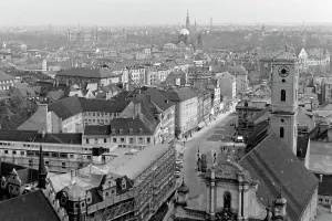 Kirchturm Stampe: Historische Gebäude und Sehenswürdigkeiten in der Münchener Altstadt