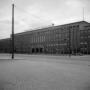Berlín Imprime: Edificio Central de Radiodifusión, Sede del Rundfunk en Berlín, Alemania 1930.