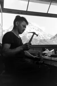 Switzerland Prints: Ein Dorf entsteht am Piz Buin
