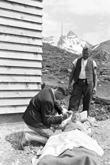 Dun village, un village se forme sur le Piz Buin.
