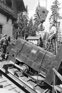Un village se forme à laltitude du Piz Buin