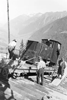 Switzerland Prints: Ein Dorf entsteht am Piz Buin