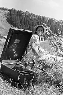 Flower Field Prints: Electrola