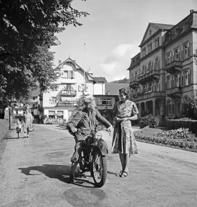 Kurhotel Impressions: Evelyn von Schoening in der Kur im Schwarzwald