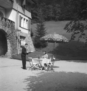 Kurhotel Stampe: Evelyn von Schoening in der Kur im Schwarzwald