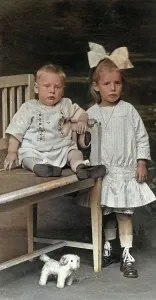 Prints of Ein Geschwisterpaar beim Fotografen, Deutschland 1910er Jahre. Siblings at the photographer, Germany 1910s Jakob Volk Prints: Fotostudio