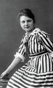 Prints of Junge Frau in einem gestreiften Kleid, Deutschland 1920er Jahre. Young woman in a striped dress, Germany 1920s Jakob Volk Prints: Fotostudio
