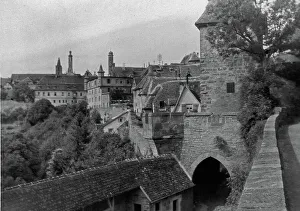 Prints of Ferienfahrt durch fränkische Städte in den 1920er Jahren, hier: beim Koboldzellertor in Rothenburg ob der Tauber Jakob Volk Prints: Fränkische Städte