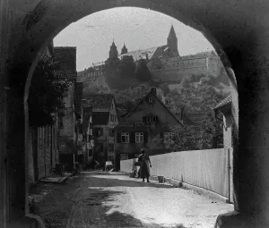 Prints of Ferienfahrt durch fränkische Städte in den 1920er Jahren, hier: Straße in Steinbach mit Blick zum Kloster Comburg Jakob Volk Prints: Fränkische Städte