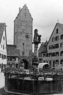 Prints of Ferienfahrt durch fränkische Städte in den 1920er Jahren, hier: Löwenbrunnen in Dinkelsbühl. Holiday trip through Franconian towns in the 1920s, here: Löwenbrunnen in Dinkelsbühl Jakob Volk Prints: Fränkische Städte