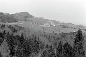Ausblick Prints: Frühlingslandschaft im Chiemgau