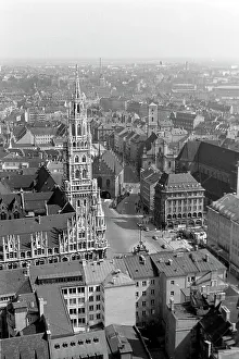 Dacher Prints: Historische Gebäude und Sehenswürdigkeiten in der Münchener Altstadt