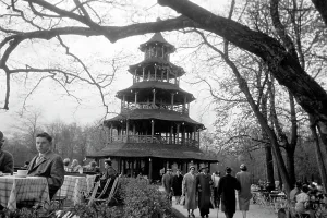 Landeshauptstadt Prints: Im Englischen Garten