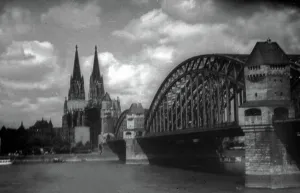 Impressions de Le Haut-Dôme à Colgne et la brigue de Hohenzollen en Allemagne dans les années 30 Jakob Volk Impressions: Köln