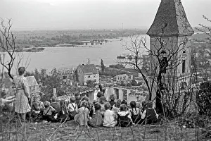 "Illesa sulla Odra" o più semplicemente "Isole della Odra". Il nome è stato adottato in seguito. La città di Lebus fu fondata nel 1278 e si trovava nella regione del Brandeburgo, Germania
