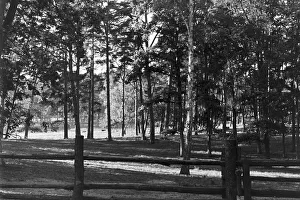 Una scena di vita pubblica a Monaco, in un parco della città, Germania 1930.