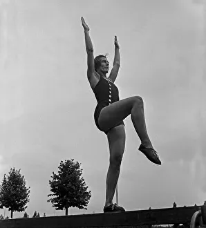 Scuola secondaria di istituto per le donne che fanno ginnastica