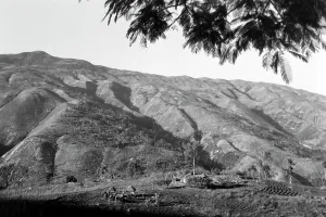 Deforestación de montañas cerca de Port-au-Prince, 1967.