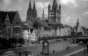 Prints of Rheinufer mit dem Pegel, dem Dom und der Kirche Groß St. Martin, Deutschland 1910er Jahre. Shore of river Rhine at Cologne with level meter, cathedral and Gross St. Martin's church, Germany 1910s Jakob Volk Prints: Köln